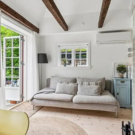 Skovhus Naer Tirsbaek Gods Og Vejle Fjord * Vejle