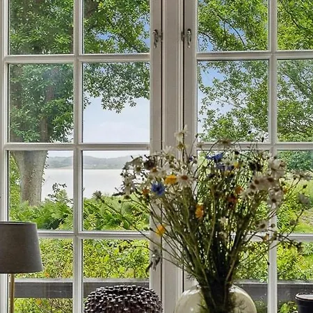 Skovhus Naer Tirsbaek Gods Og Vejle Fjord Vakantiehuis Vejle