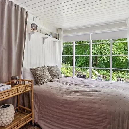 Skovhus Naer Tirsbaek Gods Og Vejle Fjord *