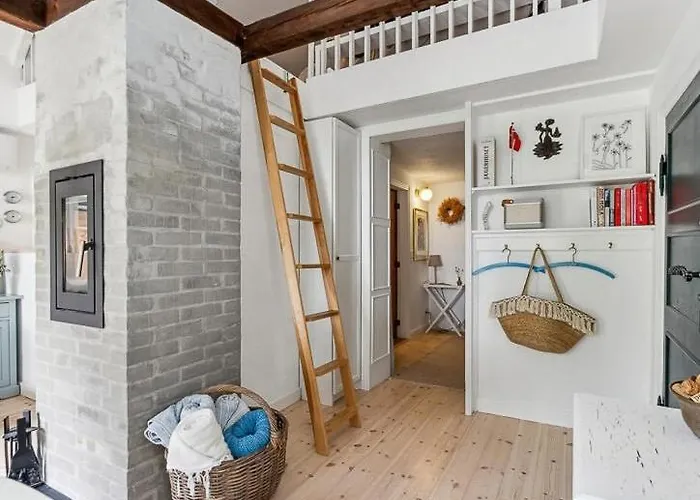 Woodland House Near Tirsbaek Estate And Fjord